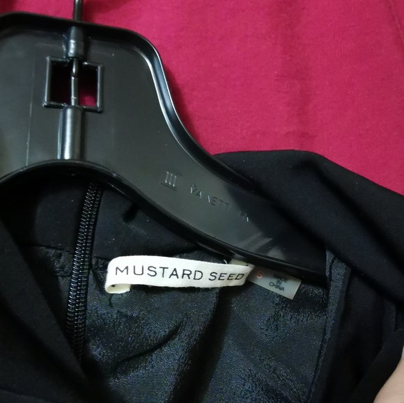 Mustard Seed jumpsuit - Picture 2 of 2